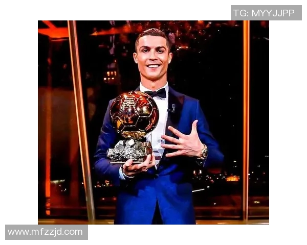 C罗：7号足球明星的传奇之路与辉煌成就解析